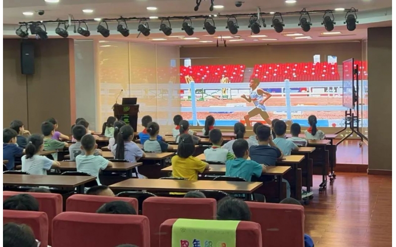 国际赛事助力体教融合新尝试，新华书店总店在三里河三小成功举办“激光跑进校园”推广活动